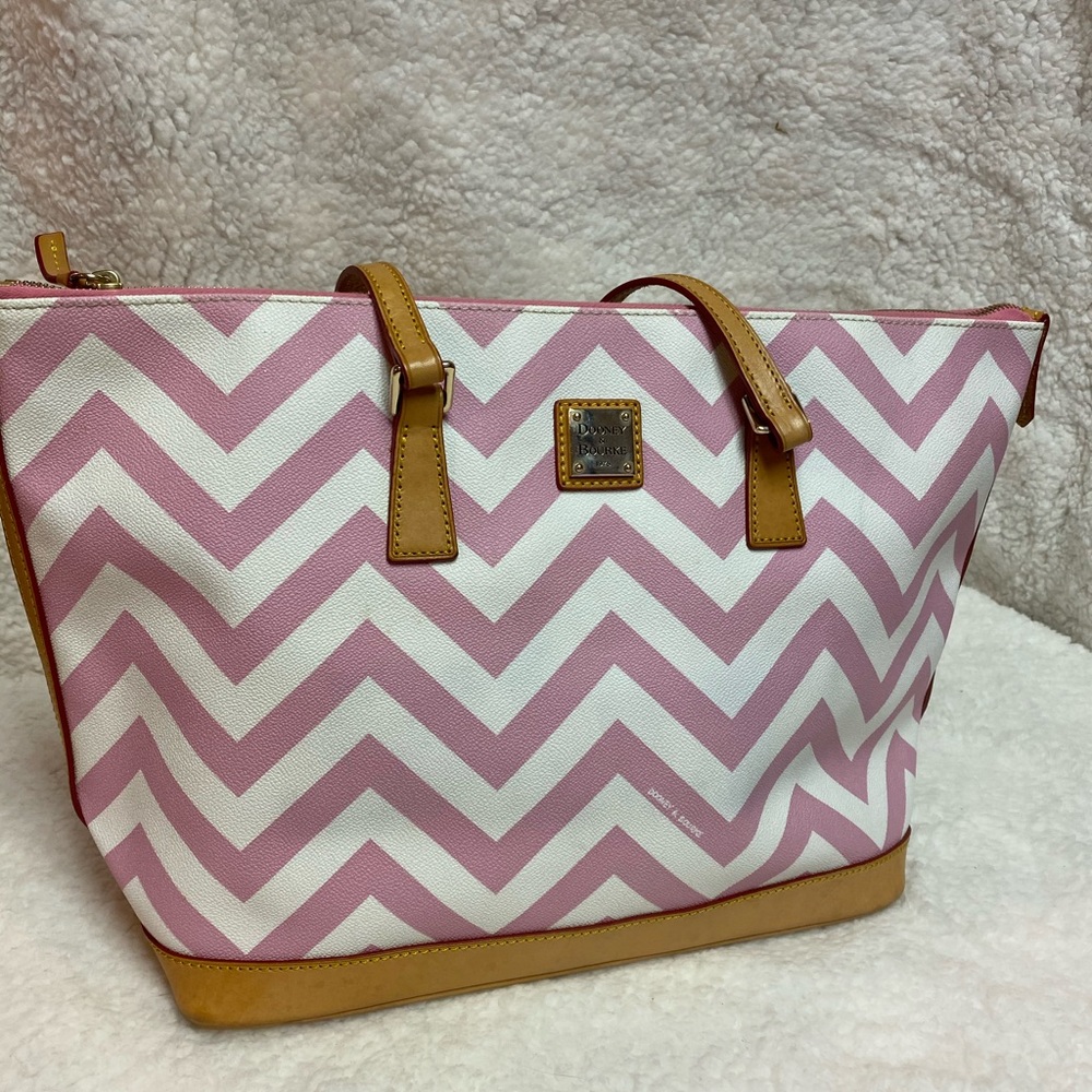 Dooney & Bourke chevron zip top shopper purse